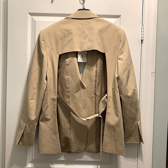 ZARA Menswear Style Blazer With Open Back - Picture 8 of 9